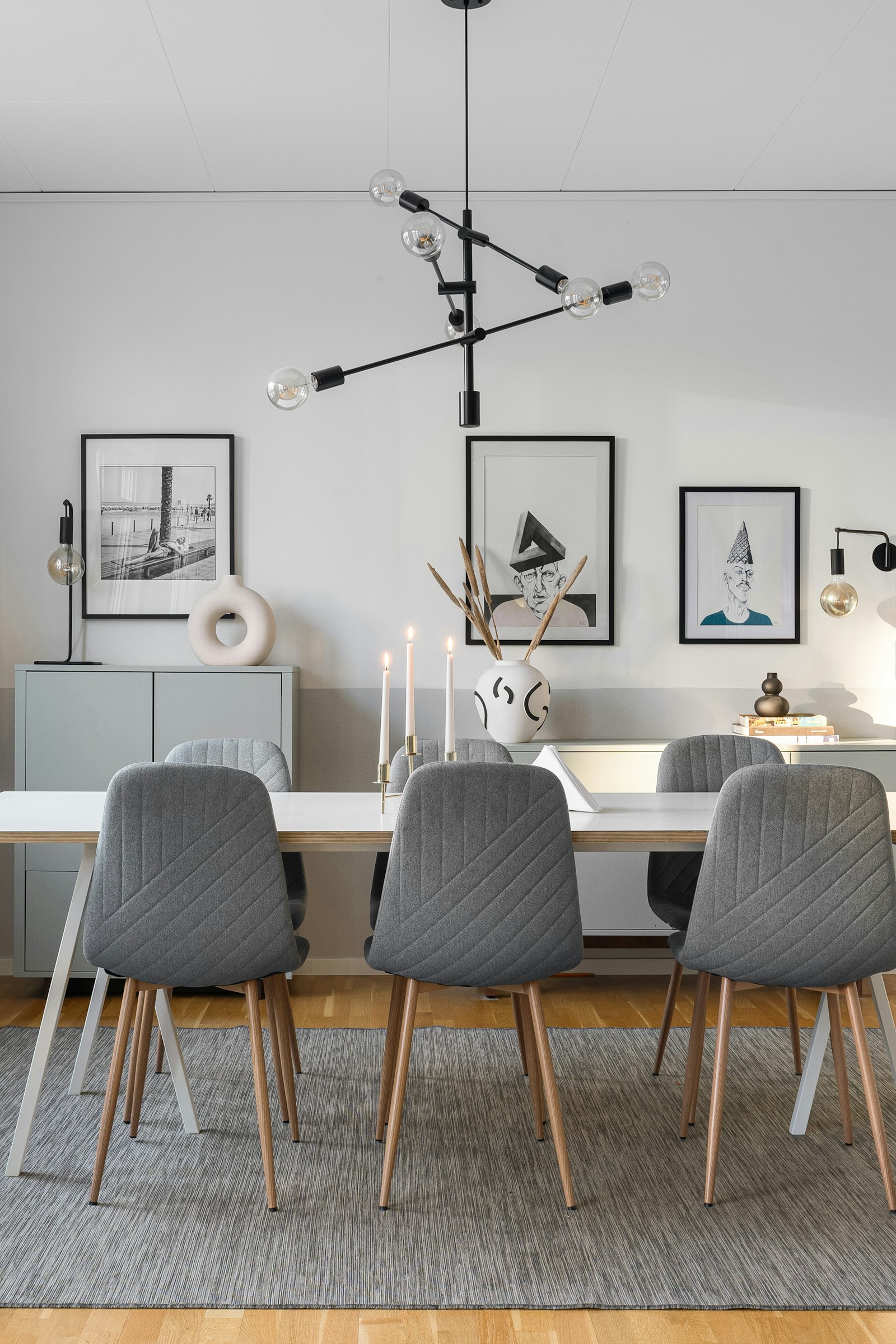 Intérieur accueillant et soigneusement aménagé